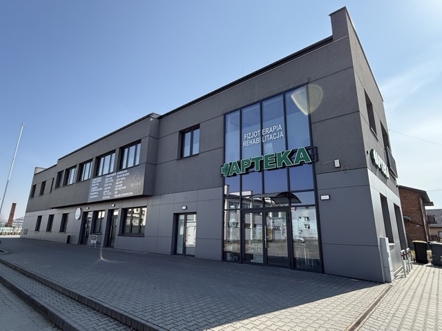 Budynek przychodni Med-Dent Włodarczyk w Igołomii - widok z zewnątrz